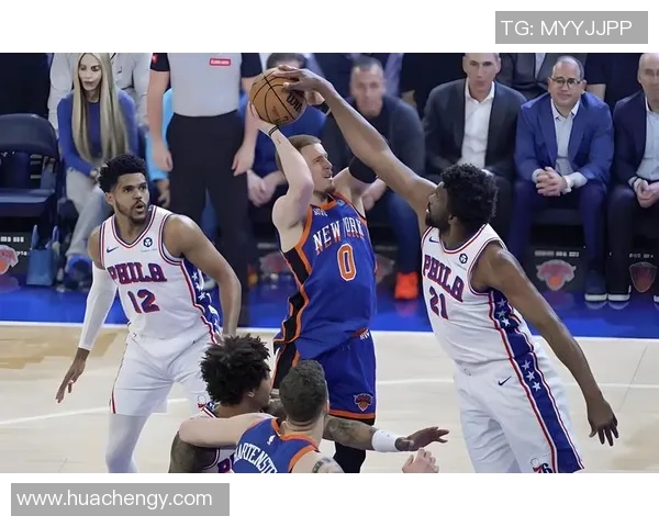 热火与尼克斯激战正酣 双方争夺季后赛关键胜利展开激烈对决