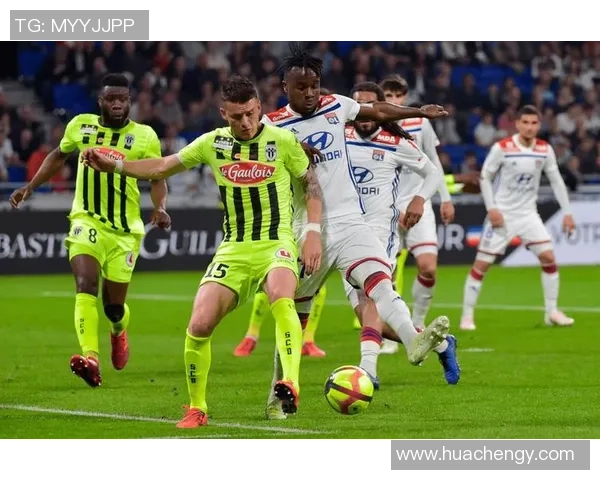 里昂主场迎战摩纳哥展开激烈角逐 双方誓言争夺关键三分